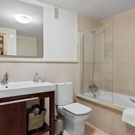 Acosta 2 By Asola Apartment